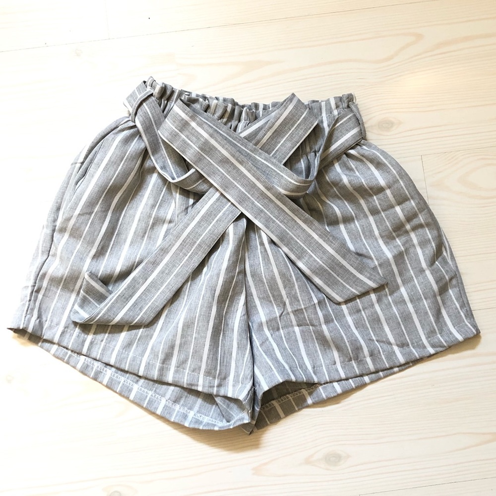 Short pants